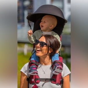 Baby shoulder carrier